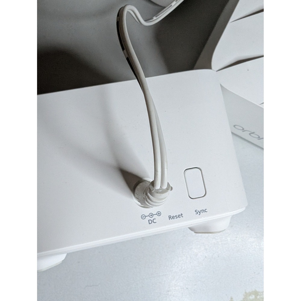 Netgear Orbi Mesh WiFi System RBR10 Router 2 RBS10 Satellites Pack UNTESTED - Picture 7 of 12